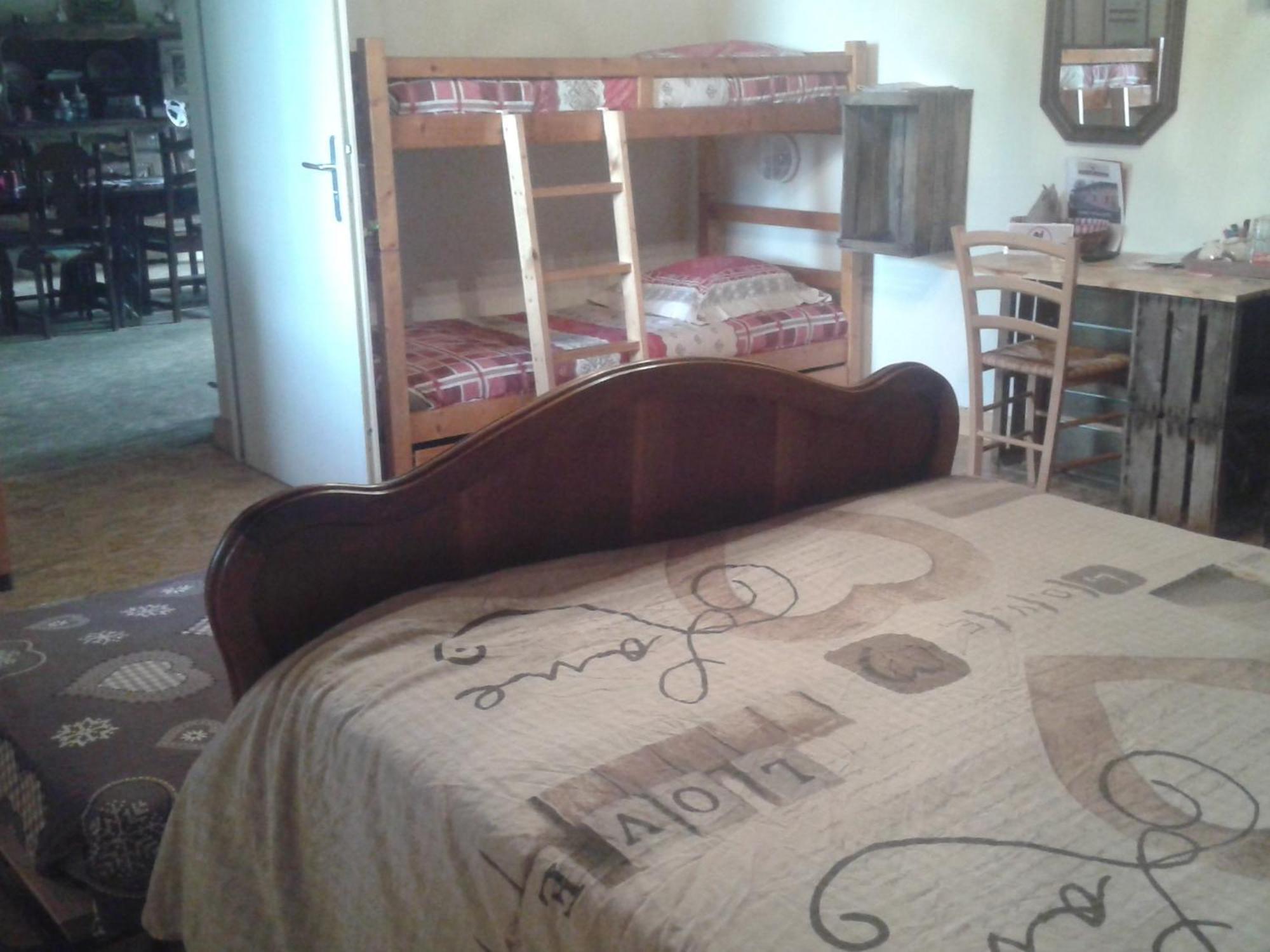 A La Poularde B&B Curciat-Dongalon Værelse billede