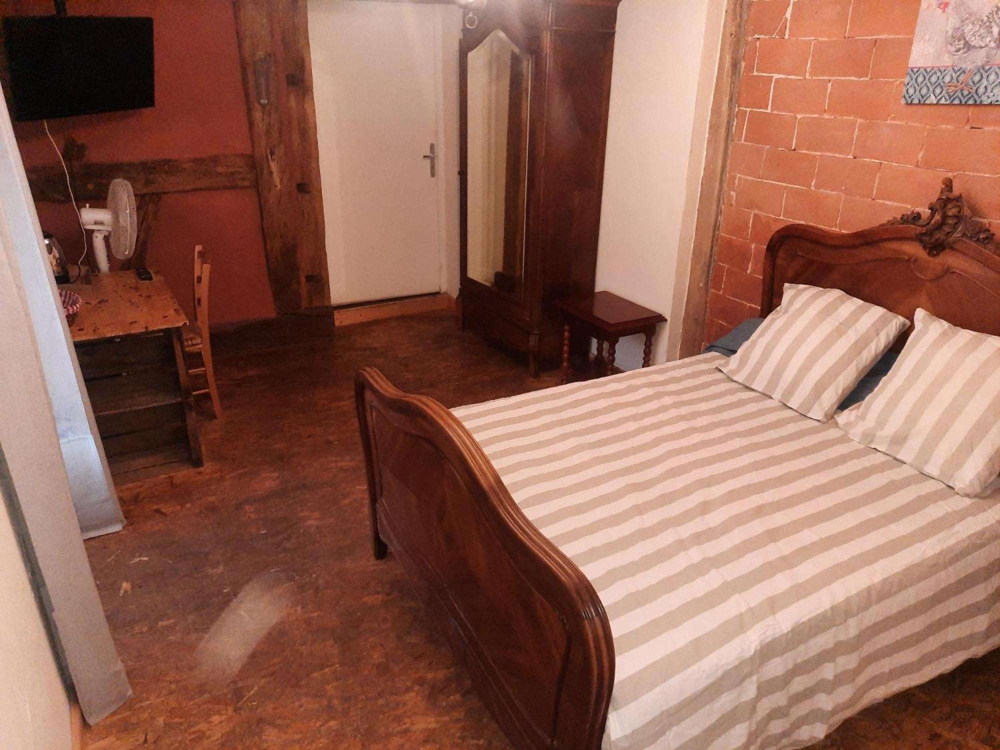 A La Poularde B&B Curciat-Dongalon Værelse billede